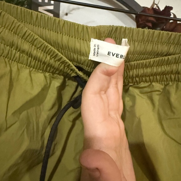 men Everlane Olive Green Shorts size xs - Picture 4 of 7
